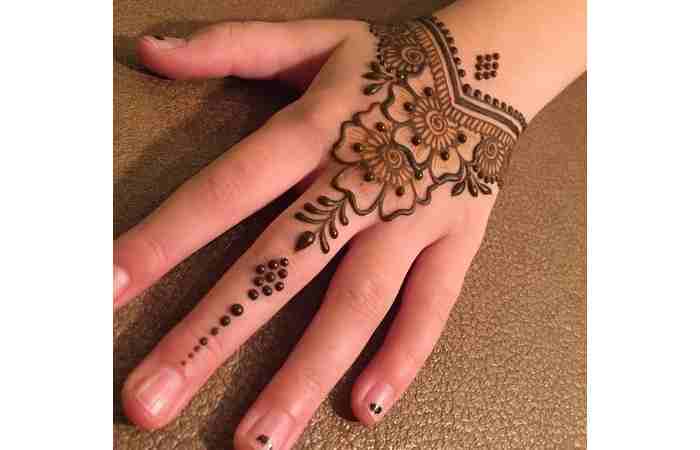 Cute Mehndi Design For Kids (1)